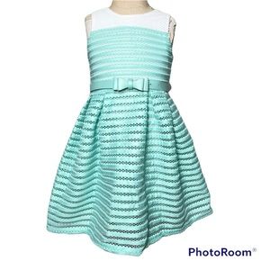 NWOT sleeveless mint green stripes dress size 5
